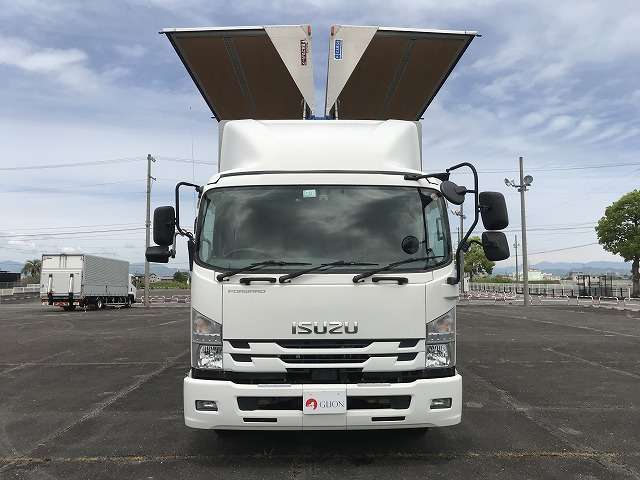 Isuzu Forward 2