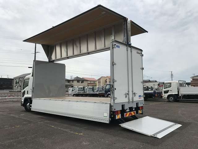 Isuzu Forward 4
