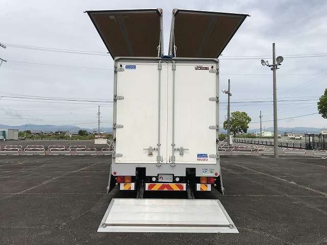 Isuzu Forward 5