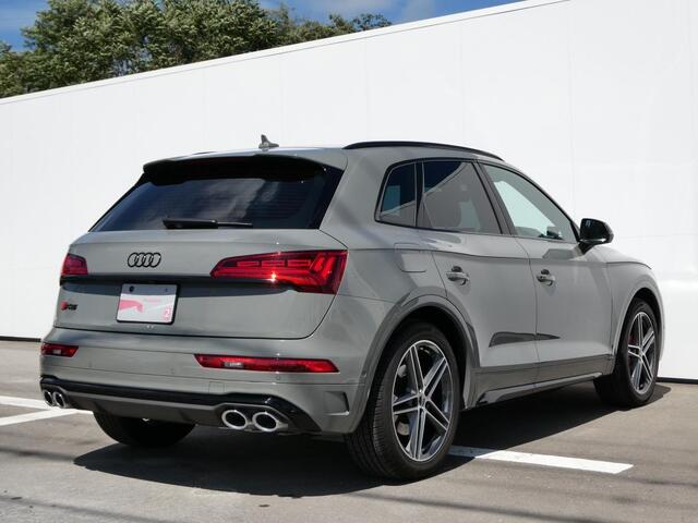 Audi SQ5 4
