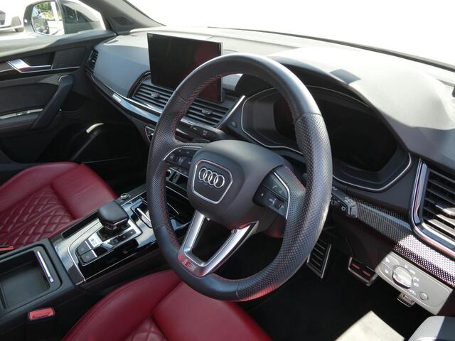 Audi SQ5 8