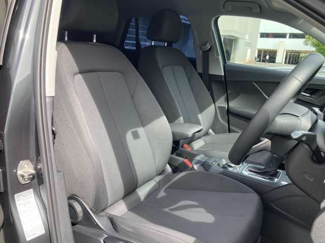 Audi Q2 11