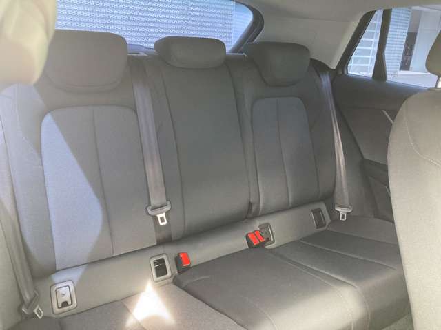 Audi Q2 12