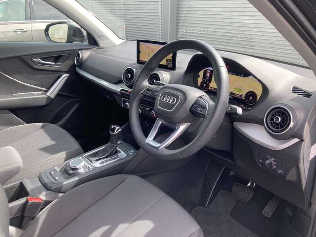 Audi Q2 10