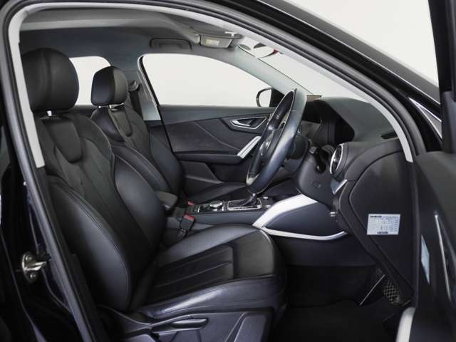 Audi Q2 12