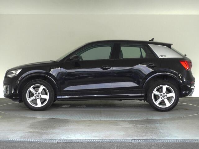 Audi Q2 3