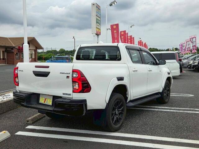 Toyota Hilux 6