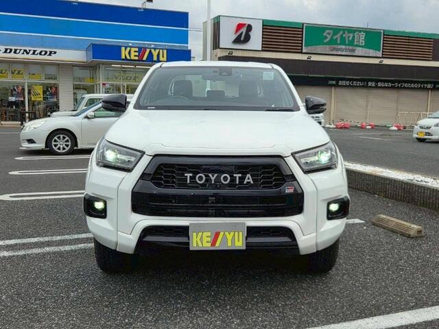 Toyota Hilux 9