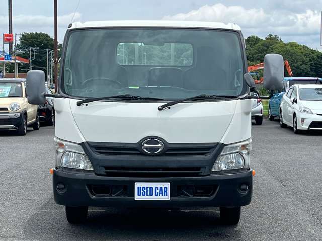Hino Dutro 3