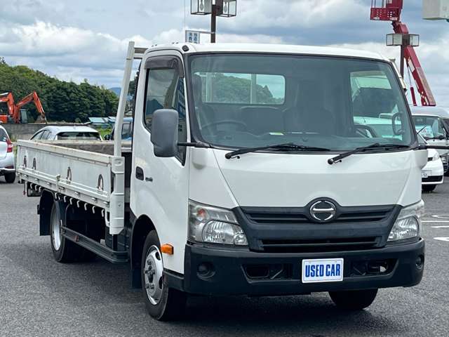 Hino Dutro 4