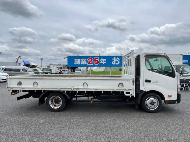 Hino Dutro 5
