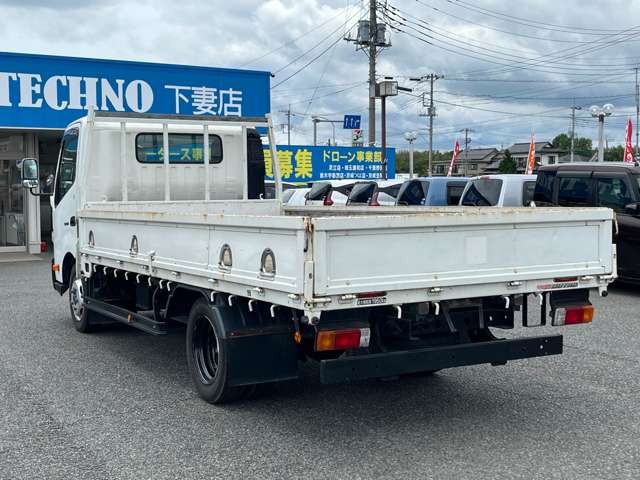 Hino Dutro 7