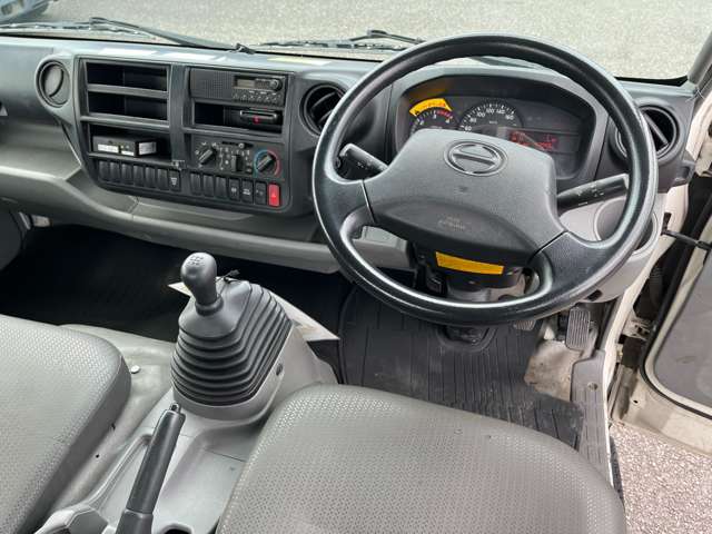 Hino Dutro 10