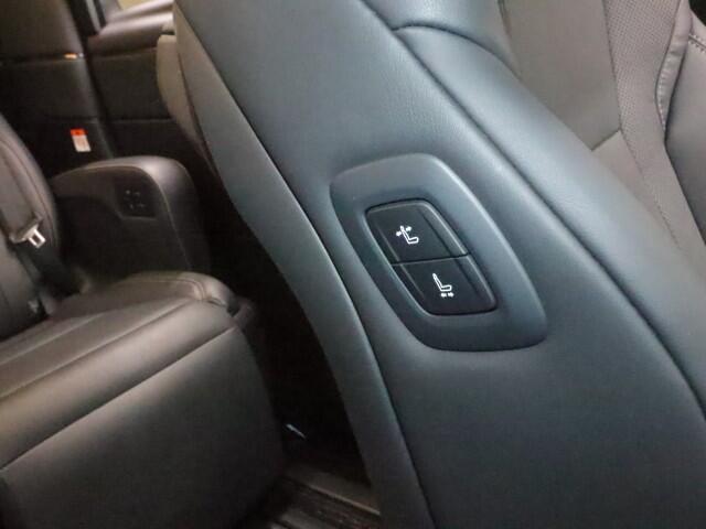 Toyota Alphard 8