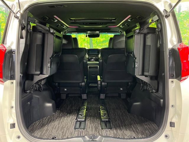 Toyota Alphard 12
