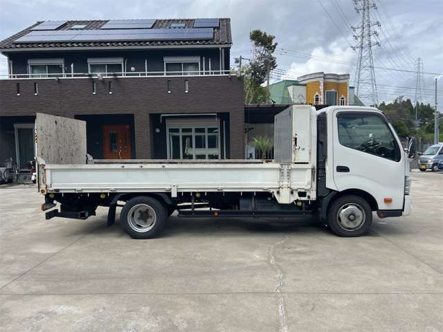 Hino Dutro 4