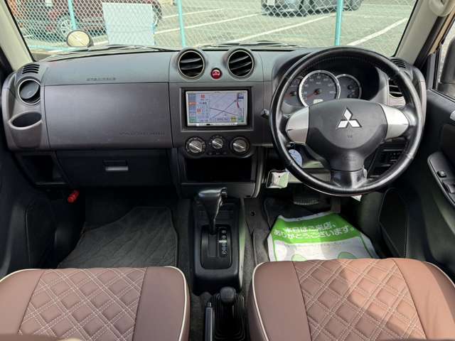 Mitsubishi Pajero Mini 12