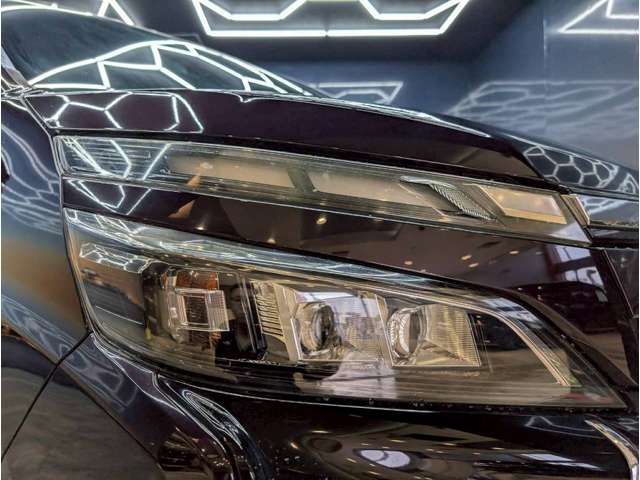 Toyota Voxy 12