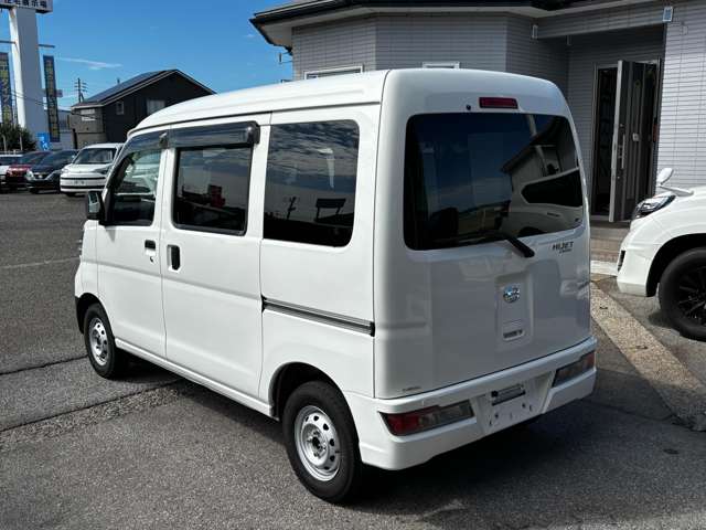 Daihatsu Hijet Cargo 5