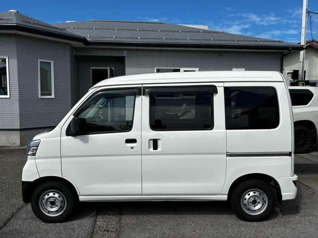 Daihatsu Hijet Cargo 6