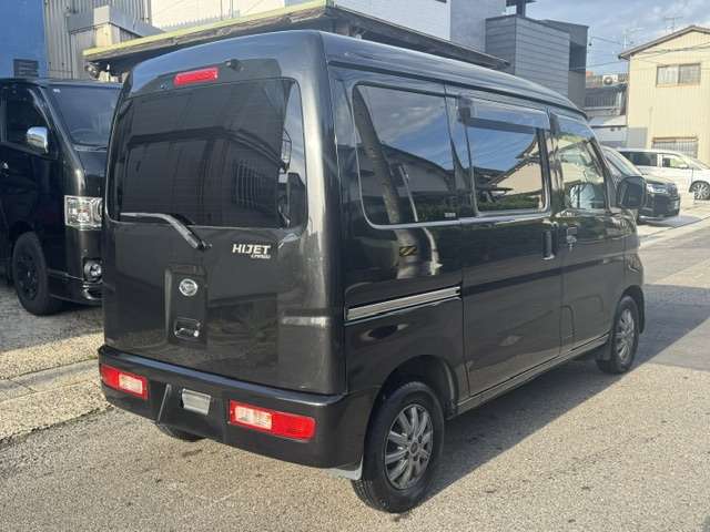 Daihatsu Hijet Cargo 7