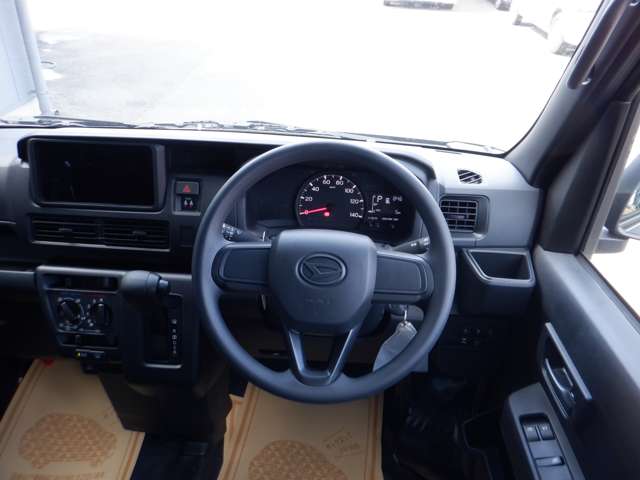 Daihatsu Hijet Cargo 12