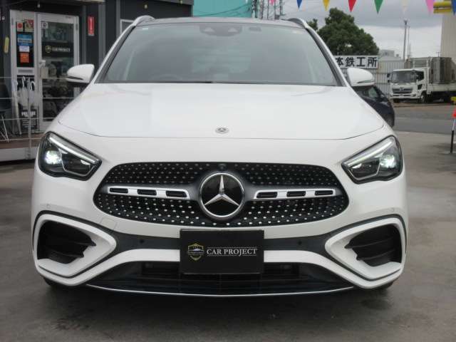 Mercedes-Benz GLA-Class 11