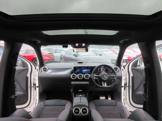 Mercedes-Benz GLA-Class 2
