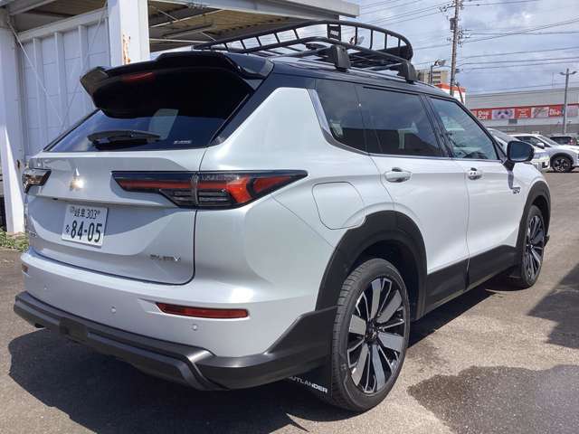 Mitsubishi Outlander 2