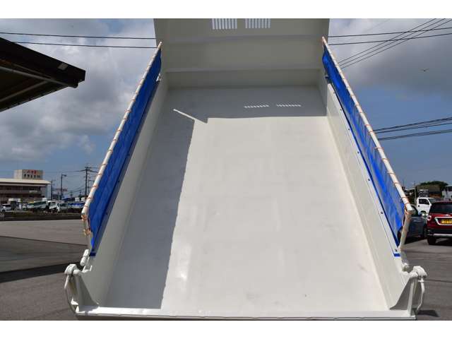Hino Ranger 12