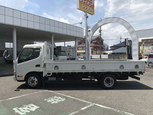 Hino Dutro 4