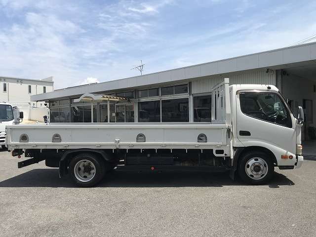 Hino Dutro 5