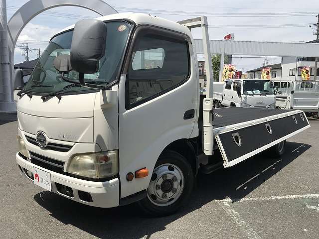Hino Dutro 9