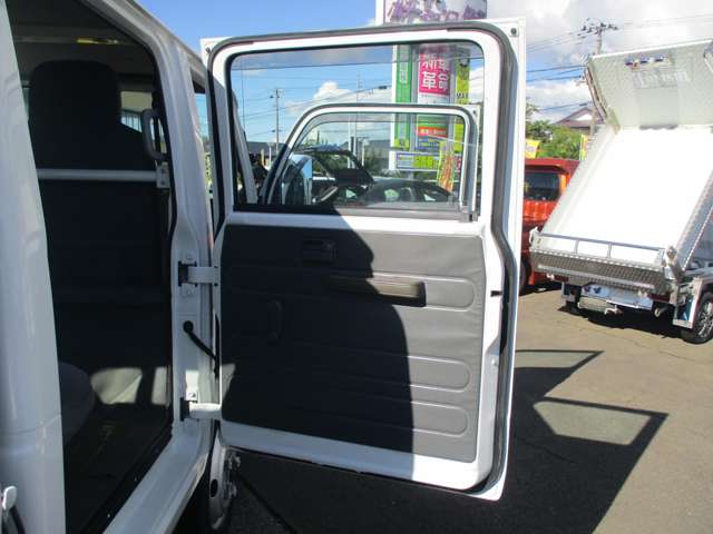 Isuzu Elf 11