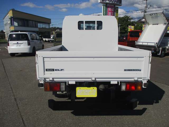 Isuzu Elf 6
