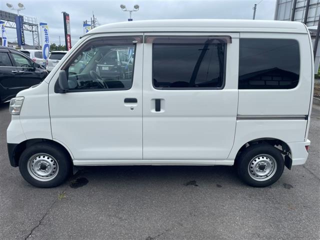 Daihatsu Hijet Cargo 11