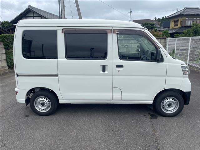 Daihatsu Hijet Cargo 7