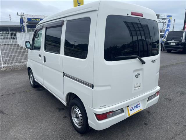 Daihatsu Hijet Cargo 10
