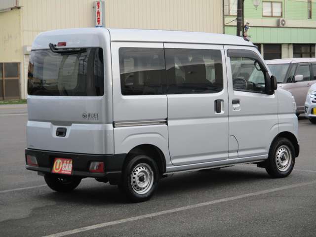 Daihatsu Hijet Cargo 4