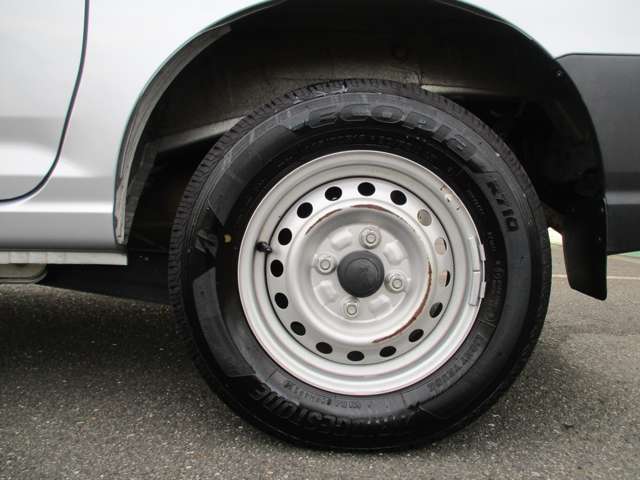 Daihatsu Hijet Cargo 7