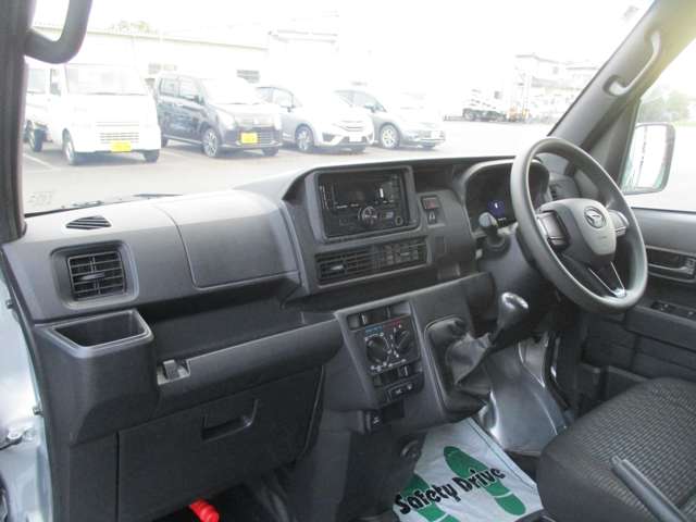 Daihatsu Hijet Cargo 8