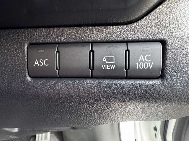 Lexus UX 12