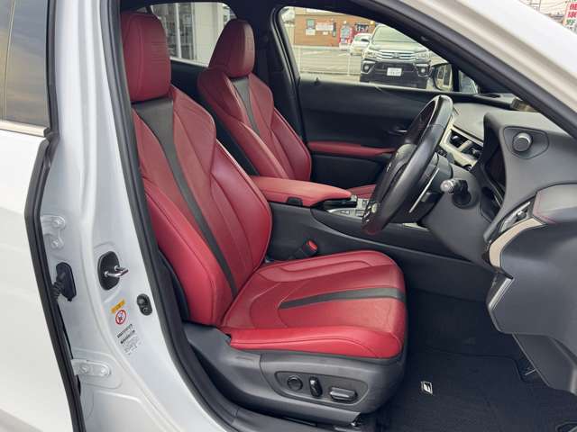 Lexus UX 7