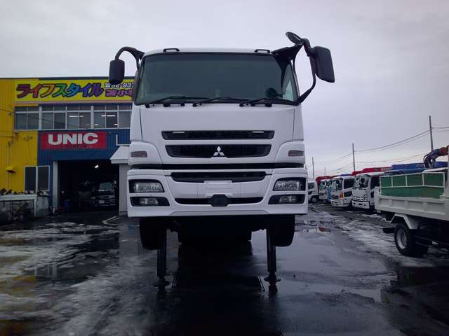Mitsubishi Fuso Super Great 2