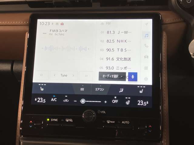 Lexus LBX 11