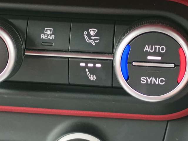 Alfa Romeo Stelvio 12