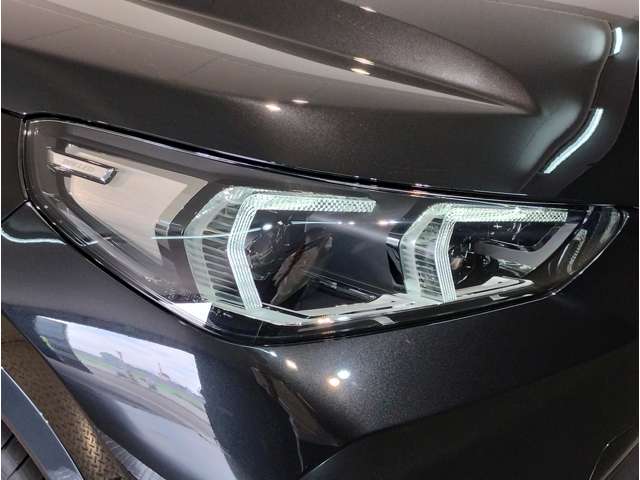 BMW iX1 12