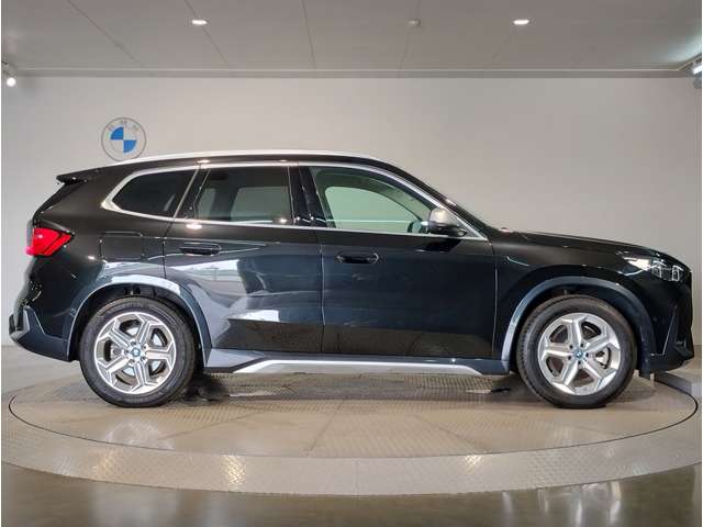 BMW iX1 10