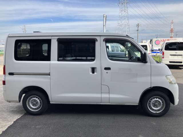 Toyota Town Ace Van 7