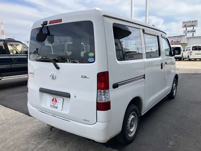 Toyota Town Ace Van 8
